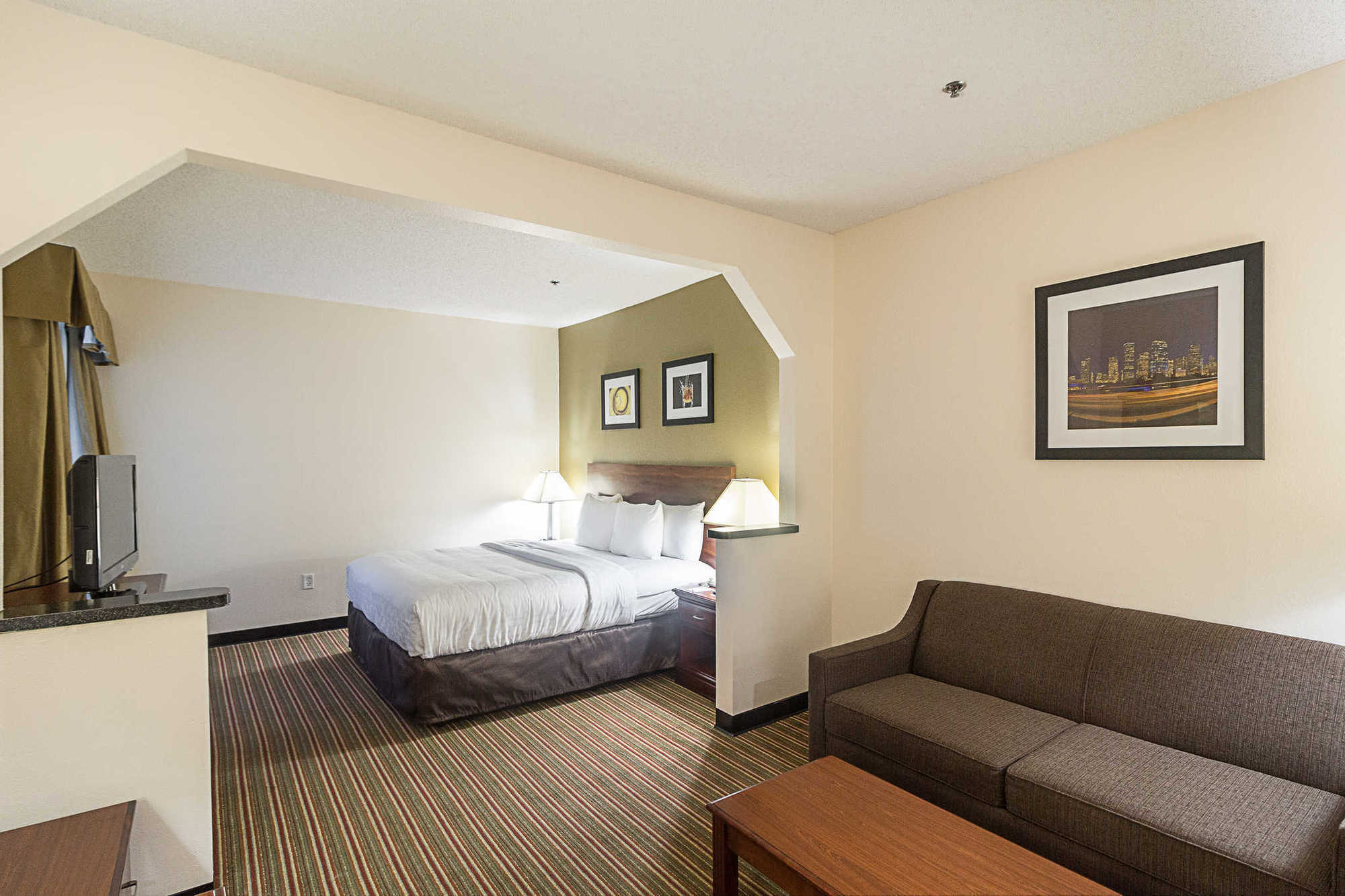 Quality Inn & Suites West Chase Houston Room photo